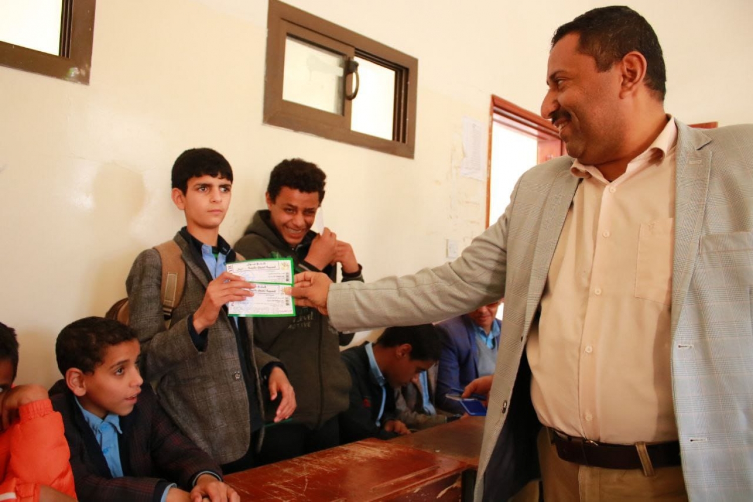 توزيع  البدله السنوية  على طلبة مركز النور للمكفوفين