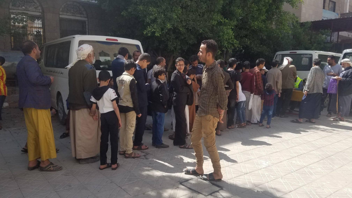 بدعم  من الاغاثة الاسلاميه مركز النور يوزع سلات غذائيه للطلاب المكفوفين