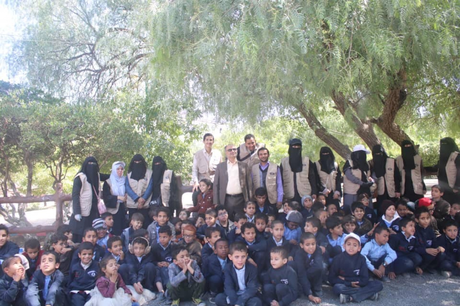 ضمن برامج مركز النور للمكفوفين رحلة ترويحية لطلابه المكفوفين